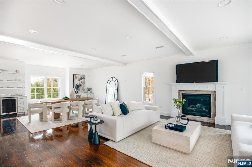 2 Bona Ct, Park Ridge