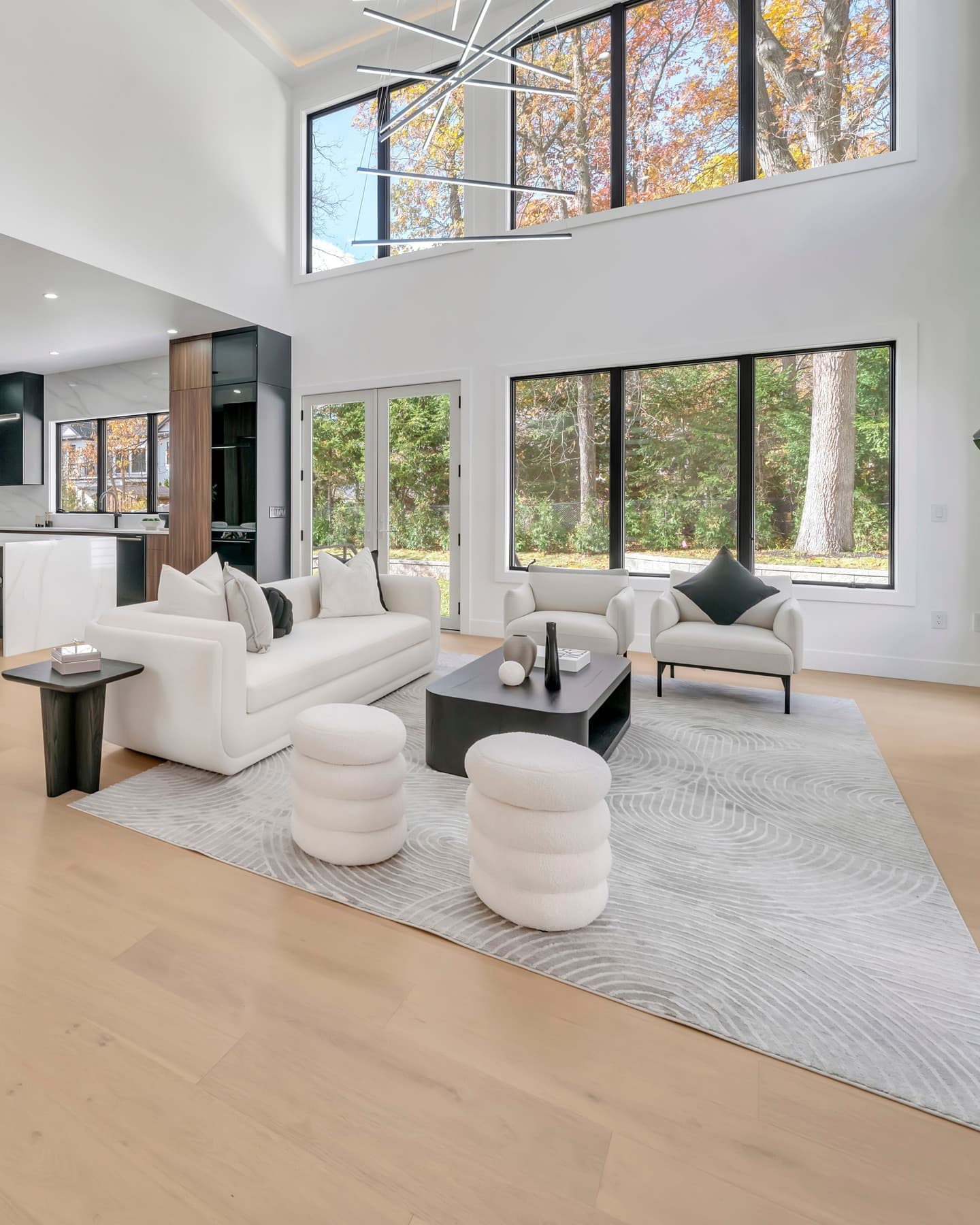 735 Bush Pl, Paramus