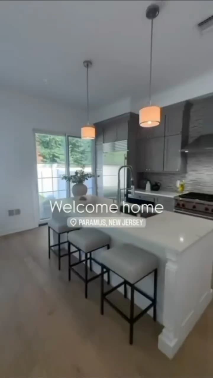 25 Gabriel Ct, Paramus